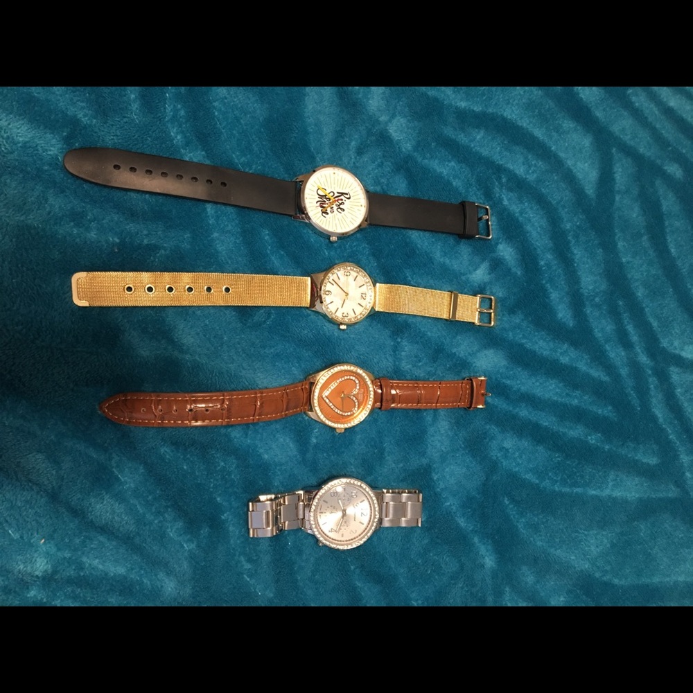 Watch Lot-4 watches